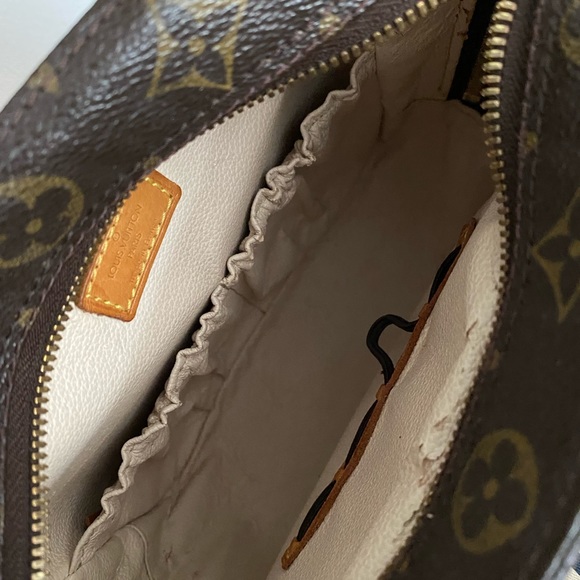 Louis Vuitton Spontini Monogram Bag - Picture 6 of 10